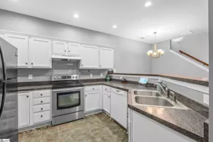 303 Pemaquid Ct, Simpsonville, SC 29681 - Photo 4