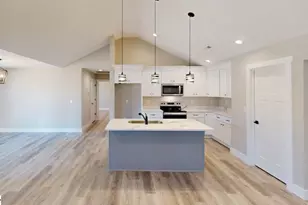 1168 W Rutledge Ave, Gaffney, SC 29341 - Photo 2