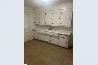 9 E Mountain View Avenue, Greenville, SC 29609 - Photo 2