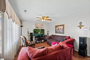 9 Michael Dr, Greenville, SC 29611 - Photo 2