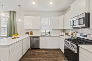 1017 Skidaway Dr, Spartanburg, SC 29303 - Photo 8