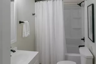 419 Lily St, Greenville, SC 29617 - Photo 4