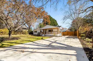 208 Meridian Ave, Taylors, SC 29687 - Photo 2