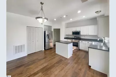 139 Castleton Circle, Boiling Springs, SC 29316 - Photo 2