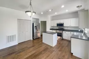 139 Castleton Cir, Boiling Springs, SC 29316 - Photo 2