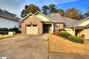 7 Shady Hollow Ln, Greer, SC 29651 - Photo 2
