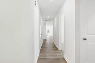 132 Bobbin Rd, Greenville, SC 29611 - Photo 2