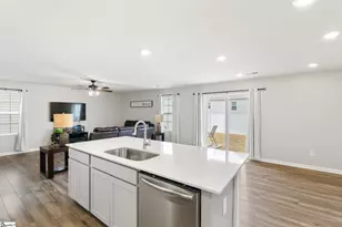 1929 Landrow Ln, Boiling Springs, SC 29316 - Photo 6