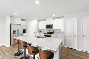 1929 Landrow Ln, Boiling Springs, SC 29316 - Photo 4