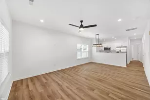 13B Jamison St, Greenville, SC 29611 - Photo 4