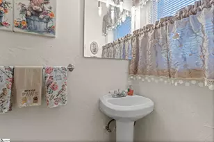 100 Stratford Rd, Greenville, SC 29605 - Photo 16