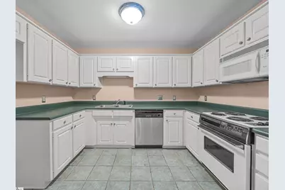 350 W Pointe Drive, Spartanburg, SC 29301 - Photo 12