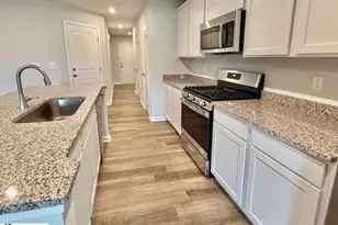 1265 Forestbrook Ln, Spartanburg, SC 29303 - Photo 2