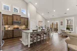 605 Longfellow Wy, Simpsonville, SC 29681 - Photo 2