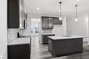 512 Landseer Dr, Landrum, SC 29356 - Photo 8