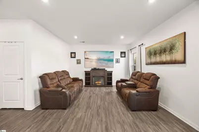 8 Wiltshire Circle, Easley, SC 29642 - Photo 4