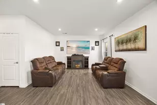 8 Wiltshire Cir, Easley, SC 29642 - Photo 4