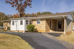 806 S B St, Easley, SC 29640 - Photo 2