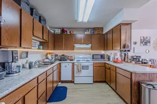 1901 Old Mountain Creek Rd, Greenville, SC 29609 - Photo 4