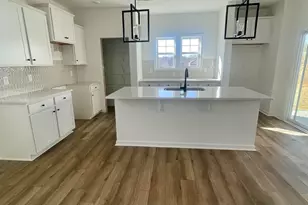 35 Halsey St, Central, SC 29630 - Photo 8