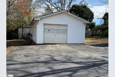 703 S Harper Street, Laurens, SC 29360 - Photo 2