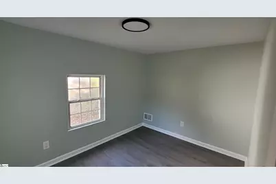 204 Kelly Street, Laurens, SC 29360 - Photo 8