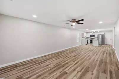 405 E Hampton Avenue, Spartanburg, SC 29306 - Photo 6