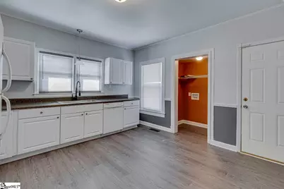 504 W Curtis Street, Simpsonville, SC 29681 - Photo 6