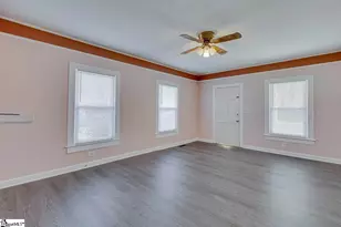 504 W Curtis St, Simpsonville, SC 29681 - Photo 2