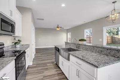 110 W 4th Avenue, Easley, SC 29640 - Photo 16