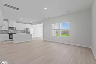 695 Cozy Blf Rd, Spartanburg, SC 29301 - Photo 4