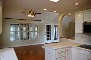 381 Royal Burgess Dr, Campobello, SC 29322 - Photo 6