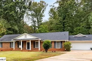 310 Slopingwood Ln, Spartanburg, SC 29301 - Photo 2