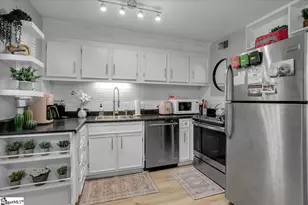 26 Faris Cir, Greenville, SC 29605 - Photo 8