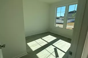 351 E Pyrenees Dr, Wellford, SC 29385 - Photo 14