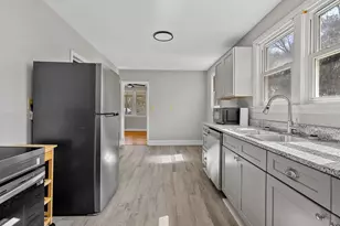 1076 Mayfair St, Spartanburg, SC 29303 - Photo 6