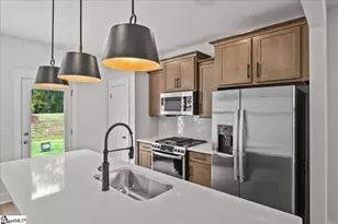 529 W Norvell Ct, Spartanburg, SC 29307 - Photo 4