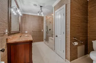 400 N Main St, Greenville, SC 29601 - Photo 20