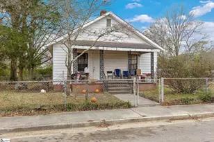 137 Pine St, Clinton, SC 29325 - Photo 1