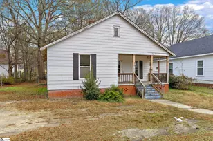 39 Peachtree St, Clinton, SC 29325 - Photo 2