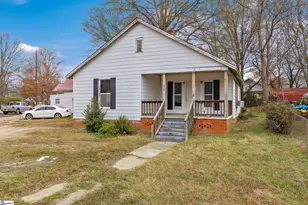 39 Peachtree St, Clinton, SC 29325 - Photo 1