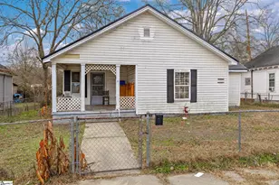 36 Peachtree St, Clinton, SC 29325 - Photo 1