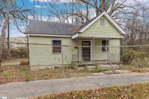 1215 S Bell St, Clinton, SC 29325 - Photo 1