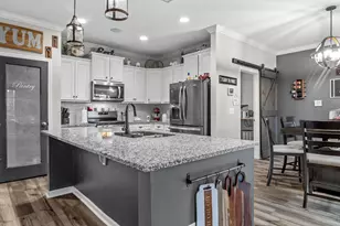 655 Autumn Breeze Walk, Inman, SC 33153 - Photo 8