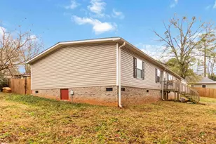 8 Doby Ct, Wellford, SC 29385 - Photo 2