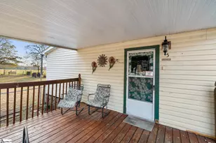 105 Oldfield Cir, Williamston, SC 29697 - Photo 4