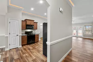 211 Daybreak Ct, Wellford, SC 29385 - Photo 4