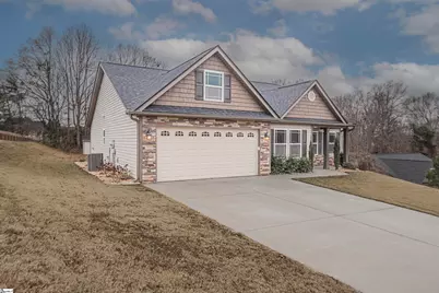 211 Daybreak Court, Wellford, SC 29385 - Photo 2