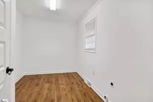 300 Woodlake Rd, Anderson, SC 29621 - Photo 32