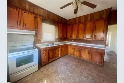 550 Leaman Avenue, Whitmire, SC 29178 - Photo 16